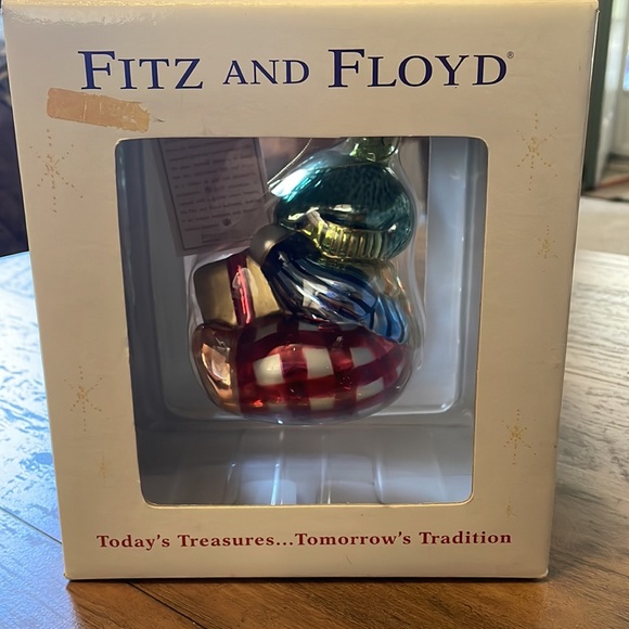 Fitz and Floyd Glass Christmas Ornament Little Snow Boy with Present 5 in NIB - Picture 2 of 7
